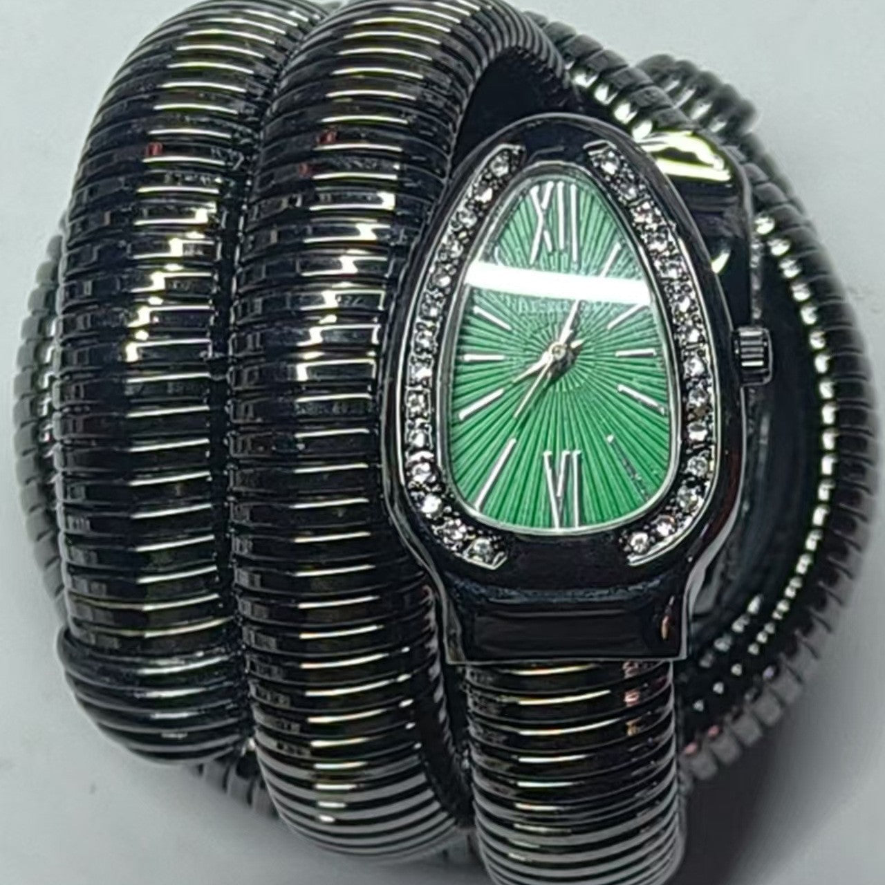 Snake-shaped Watch Women's Fashion Bracelet Watch Creative Hip-Hop Quartz Watch Personalized Bracelet Watch